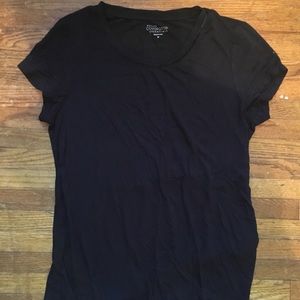 Black crew neck shirt